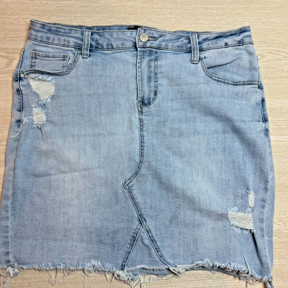 Celebrity Pink Distressed Denim Mini Skirt Fringe Hem Blue Juniors Size 11